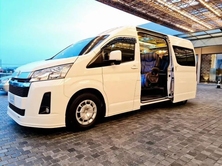 New Commuter 8 ที่นั่ง